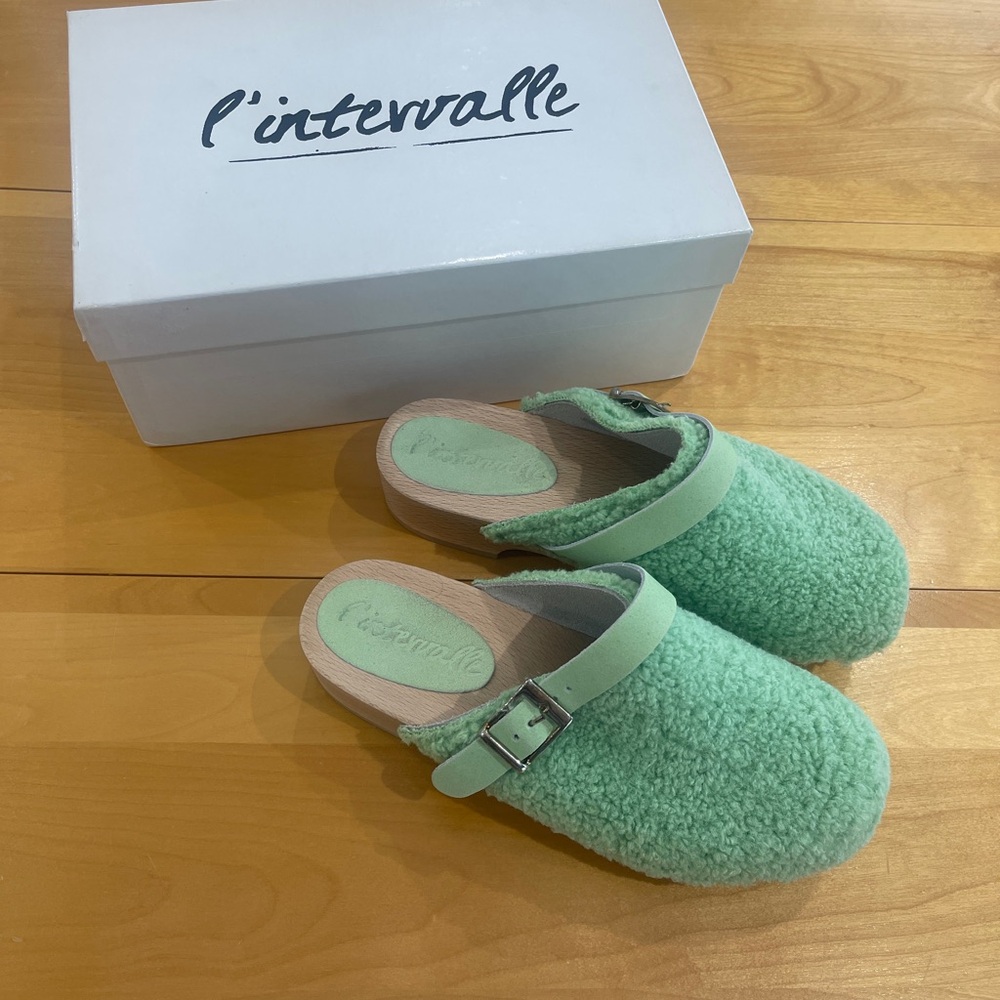 L'INTERVALLE Panda Green Sherpa clog